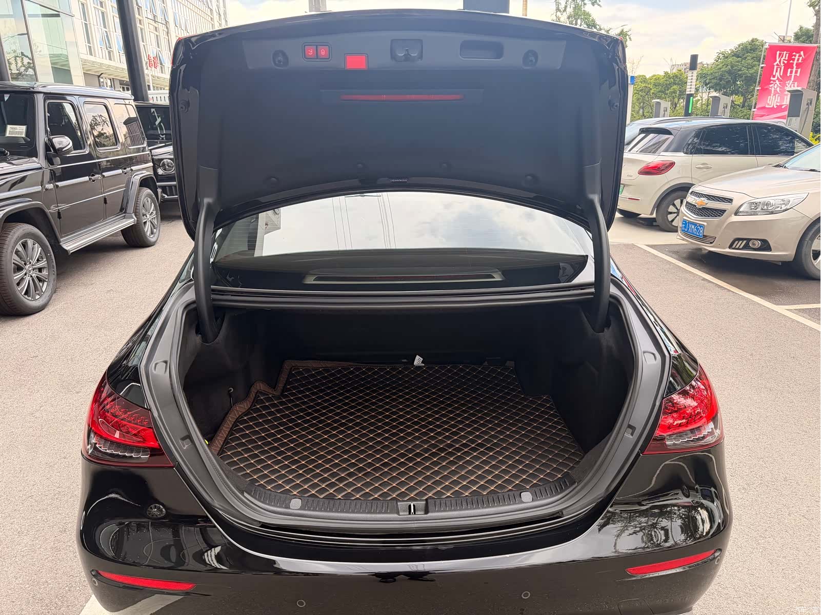Mercedes-Benz E-Class, 2023 21