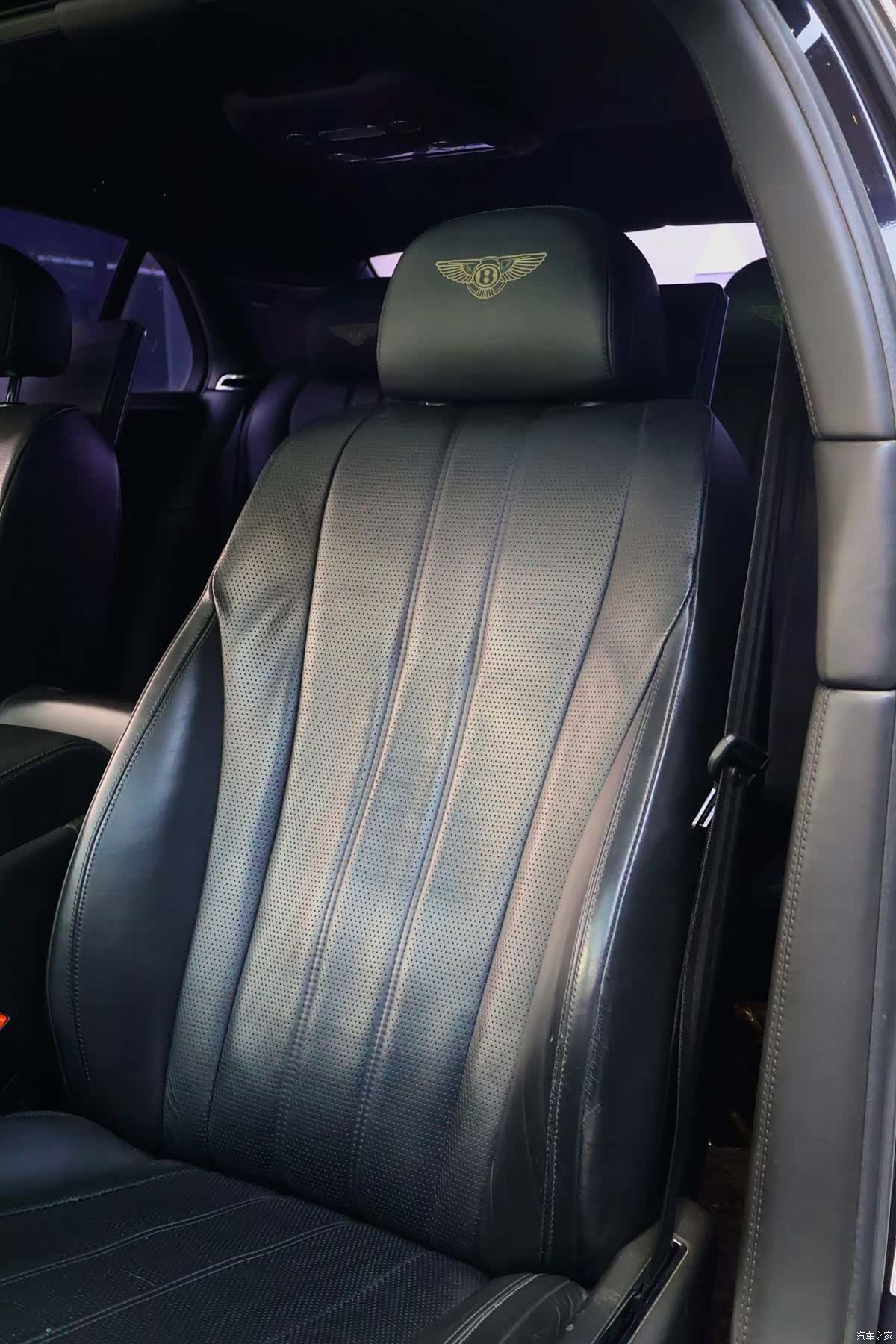 Bentley Flying Spur, 2017 11
