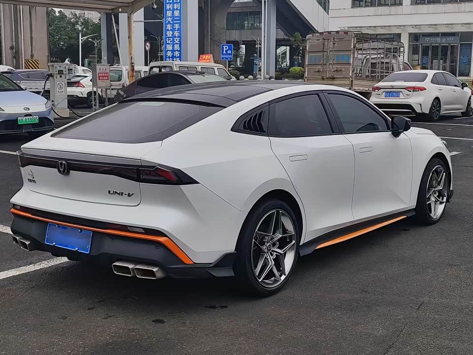 Changan UNI-V