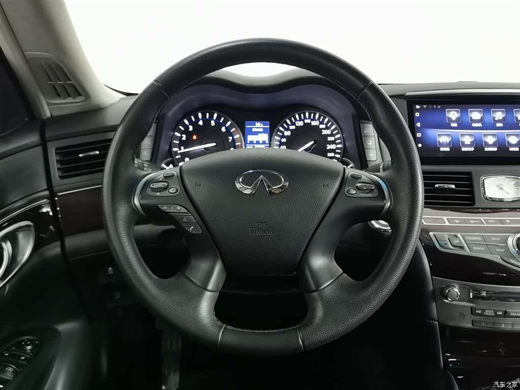 Infiniti Q70, 2019 11