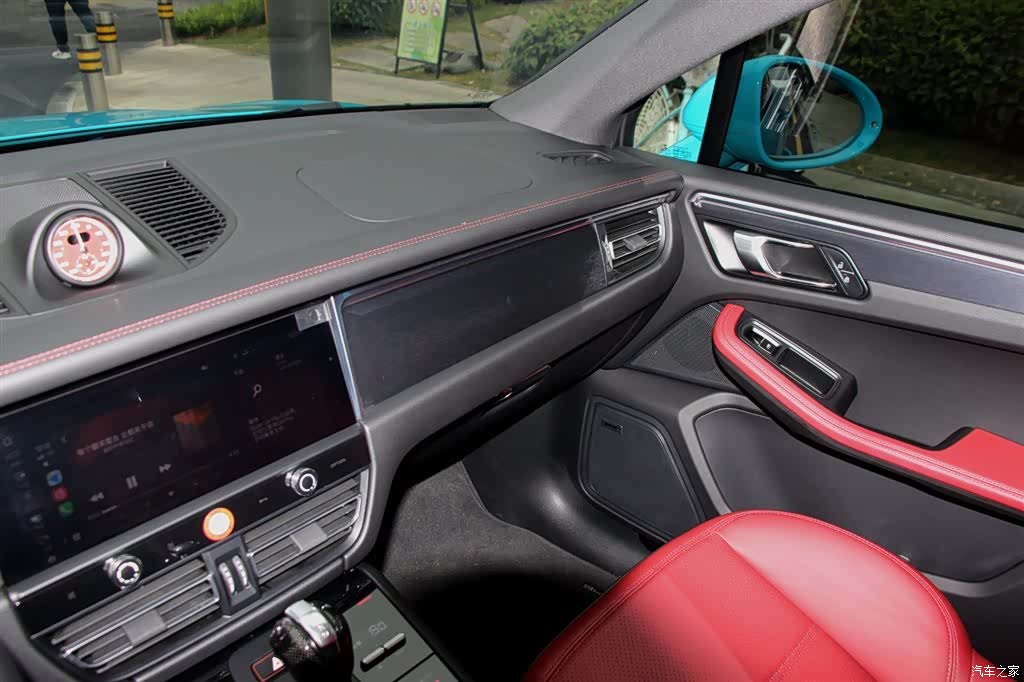 Porsche Macan, 2022 все фото