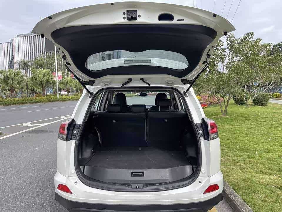 Toyota RAV4 Rongfang
