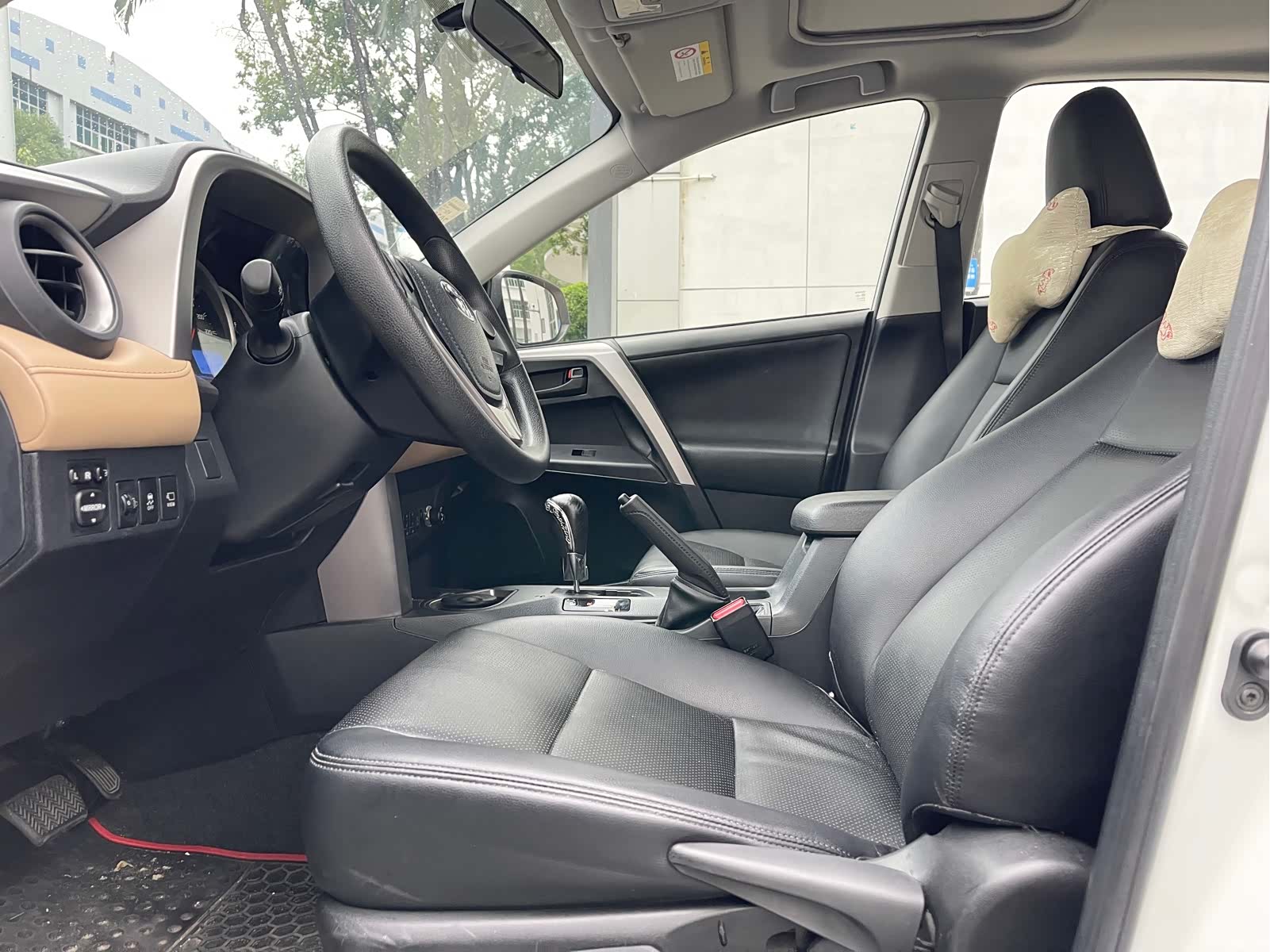 Toyota RAV4, 2016 11