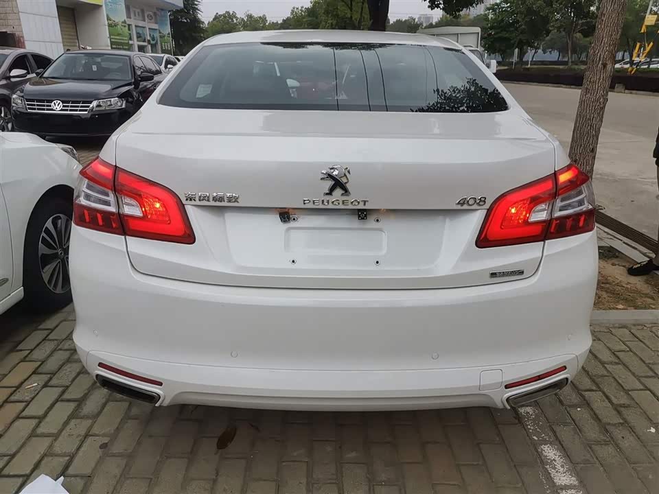 Peugeot 408