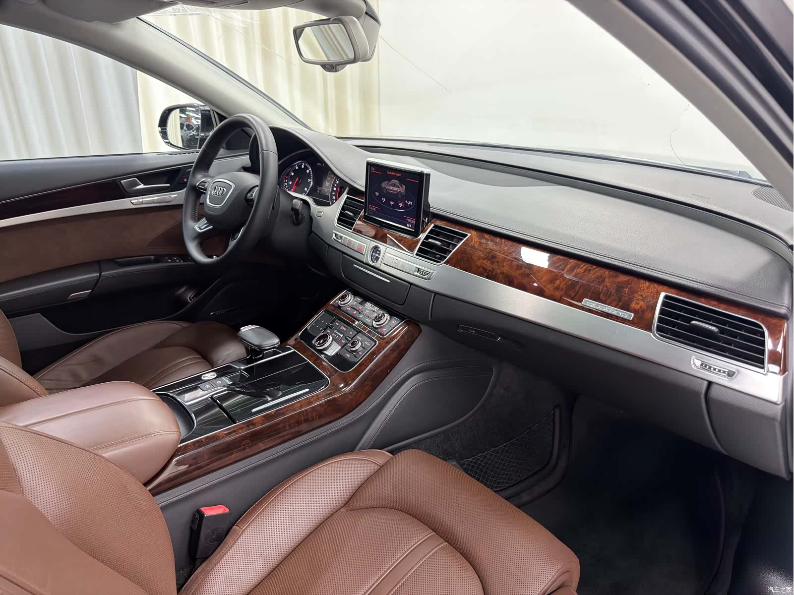 Audi A8L, 2013 4