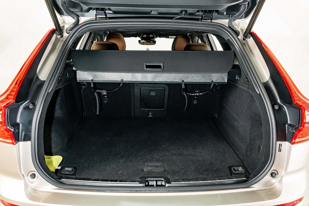 Volvo XC60, 2025 23