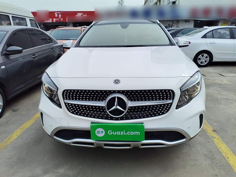 Mercedes-Benz GLA