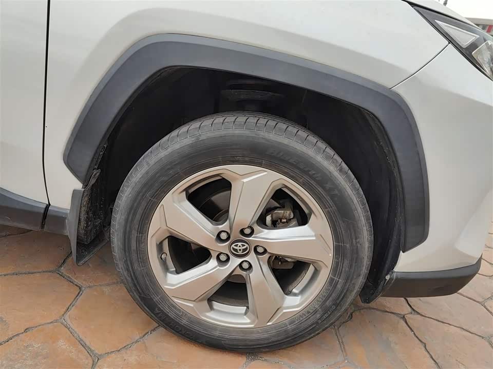 Toyota RAV4 Rongfang