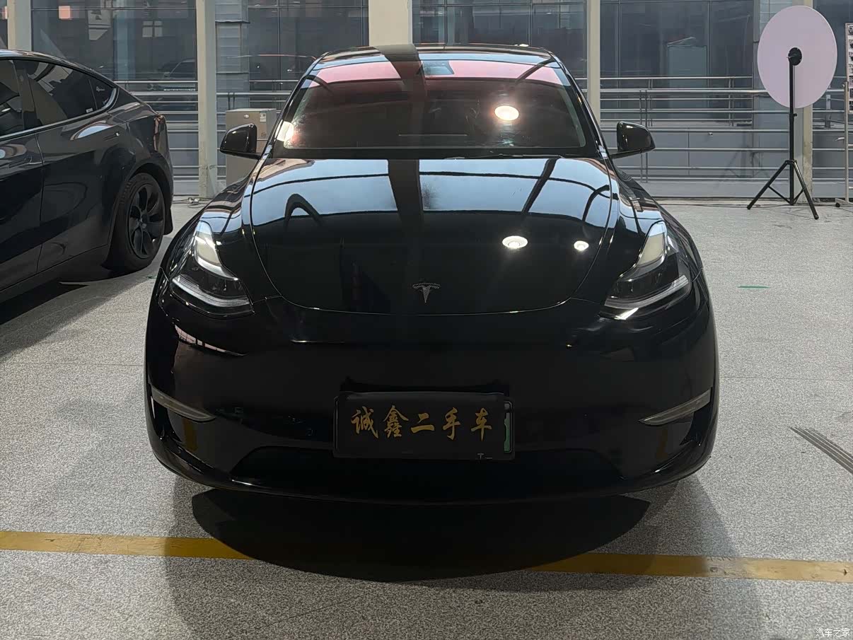 Tesla Model Y, 2023 2