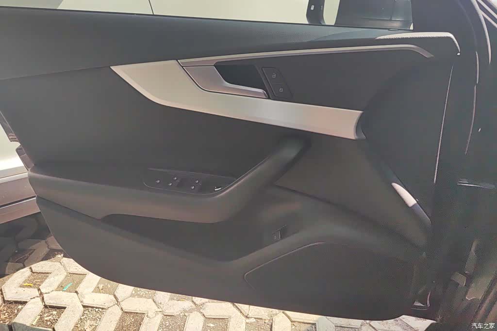 Audi A4L, 2021 7