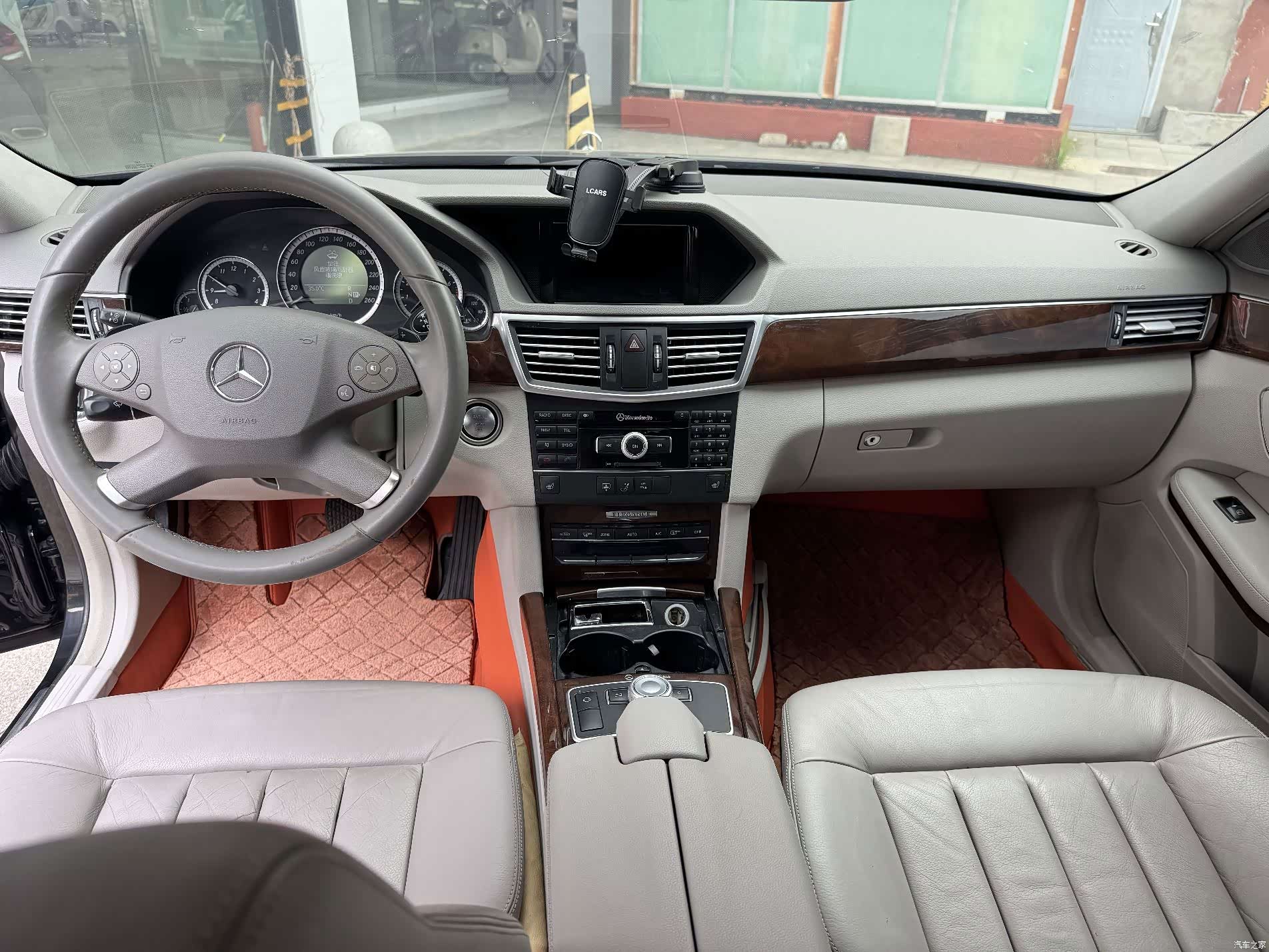 Mercedes-Benz E-Class, 2012 8