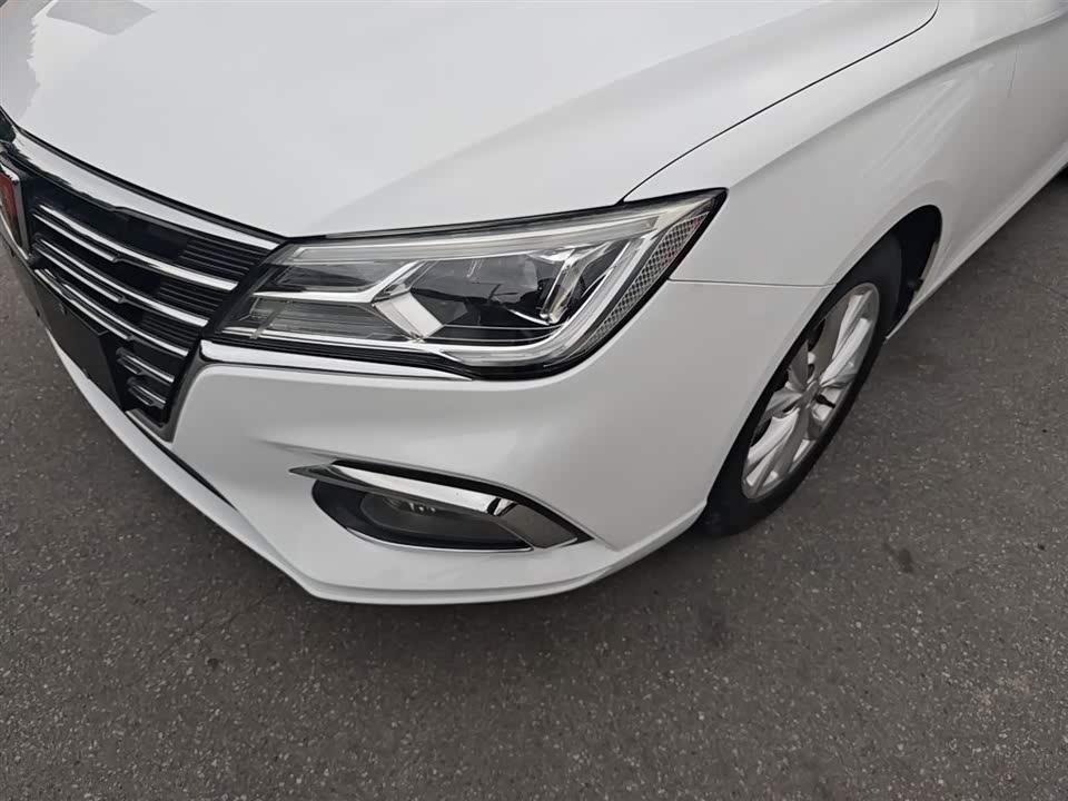 Roewe i5