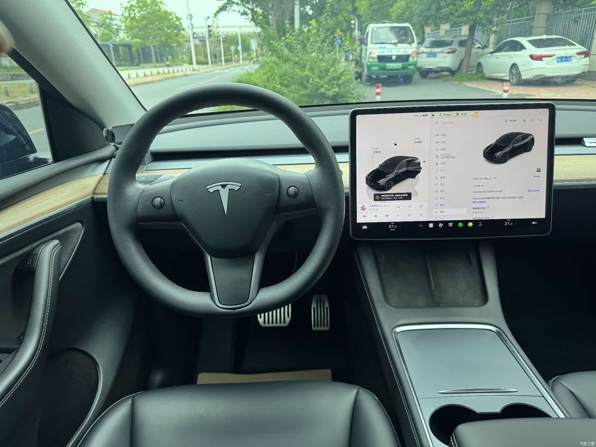 Tesla Model Y, 2022 все фото
