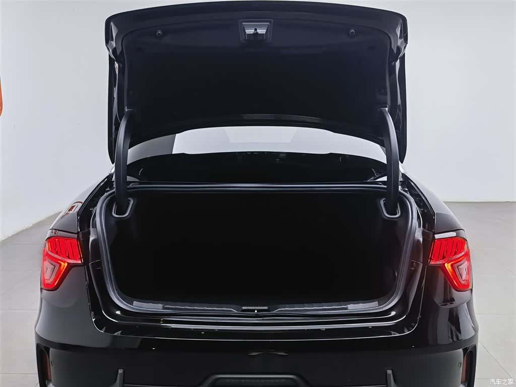 Lynk & Co 02, 2020 16