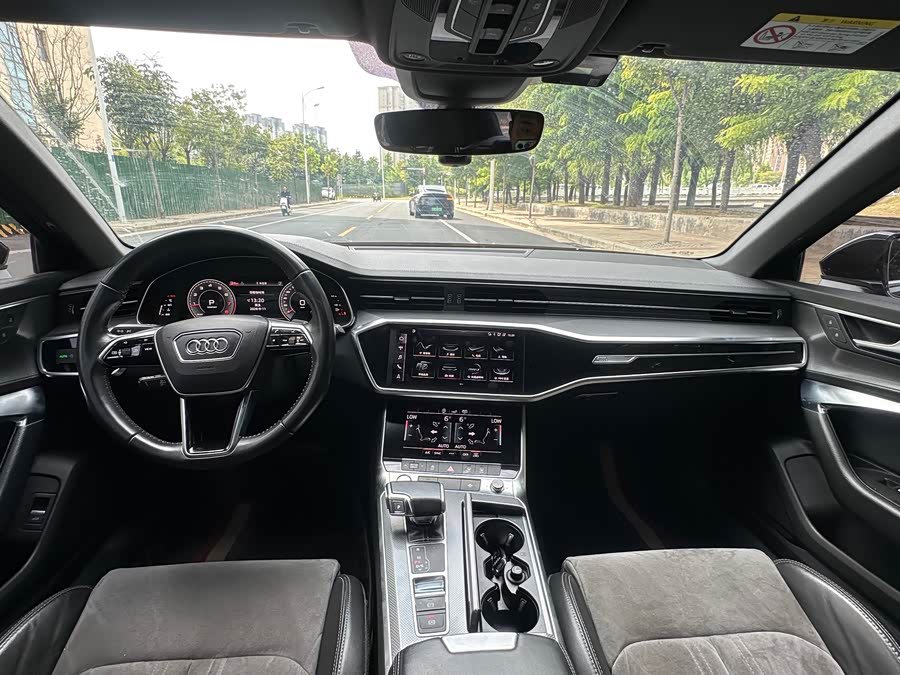Audi A6L 2020, фото 6
