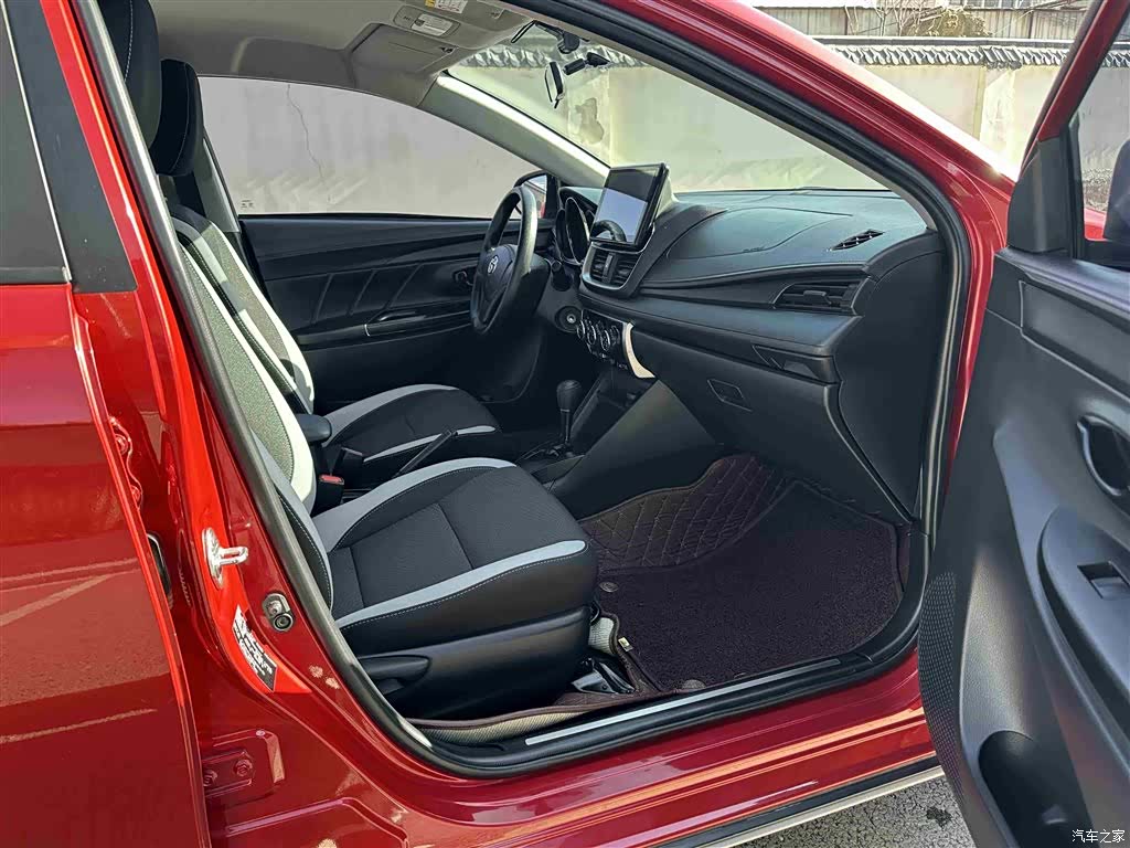 Toyota YARiS L, 2021 9