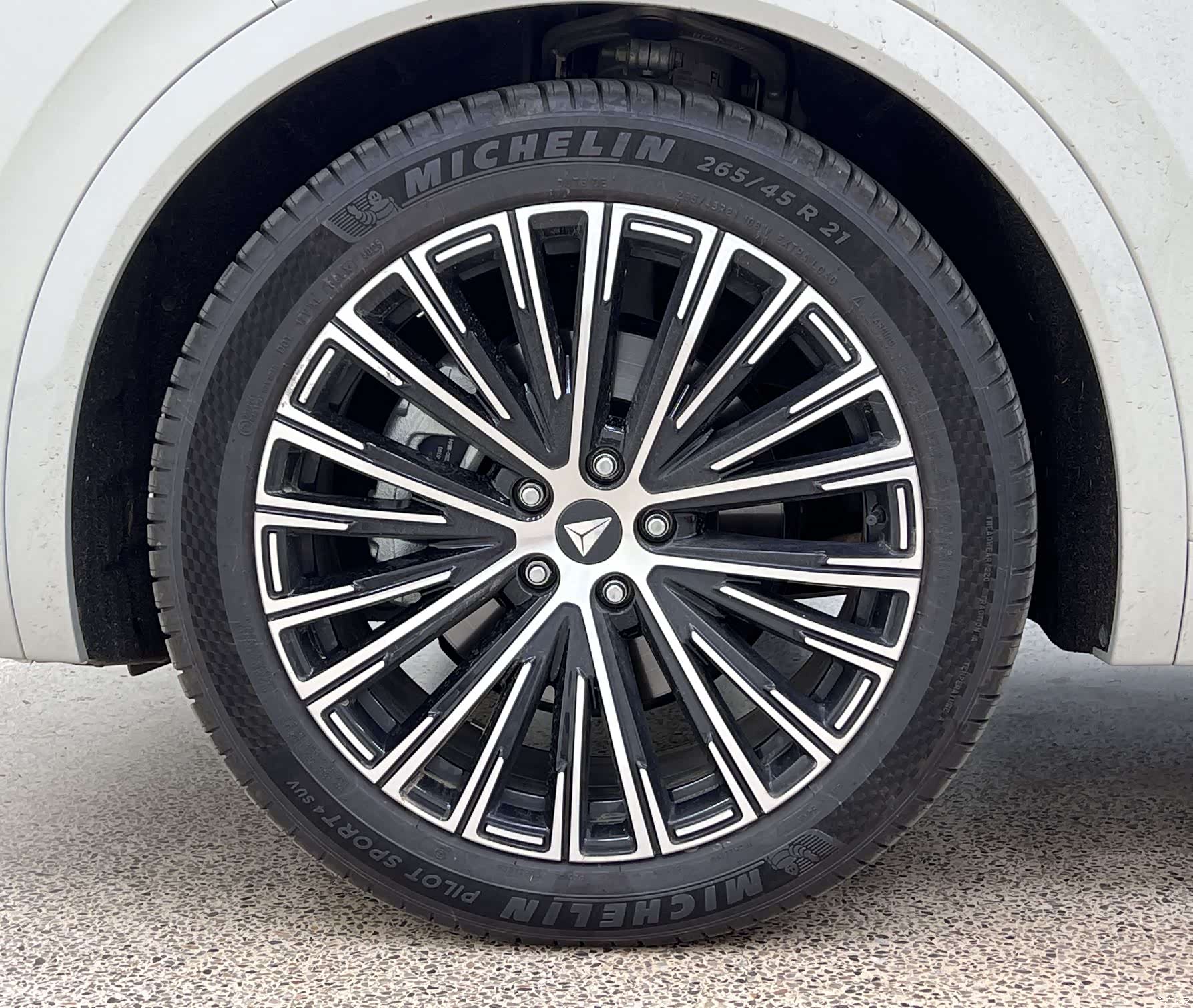 Deepal S09, 2025 11