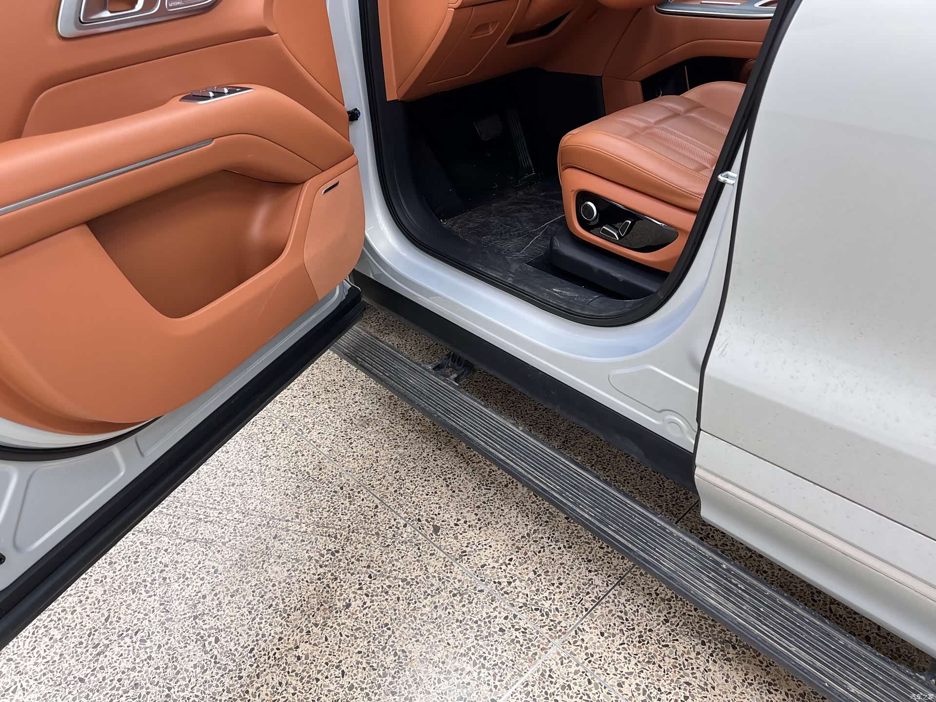 Deepal S09, 2025 29