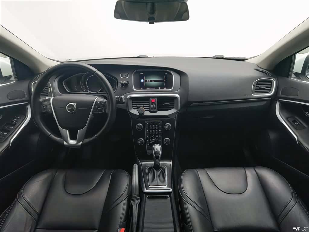 Volvo V40, 2018 все фото