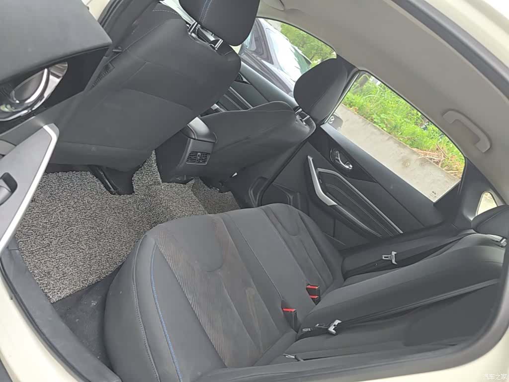 Nissan D60EV, 2024 15