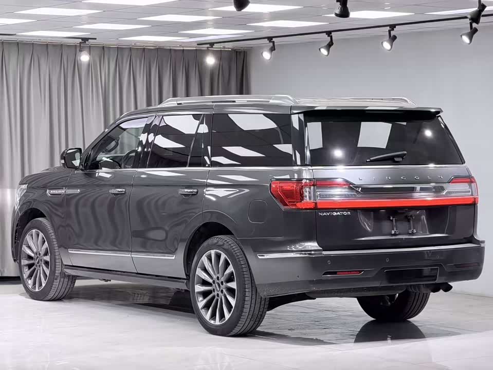 Lincoln Navigator