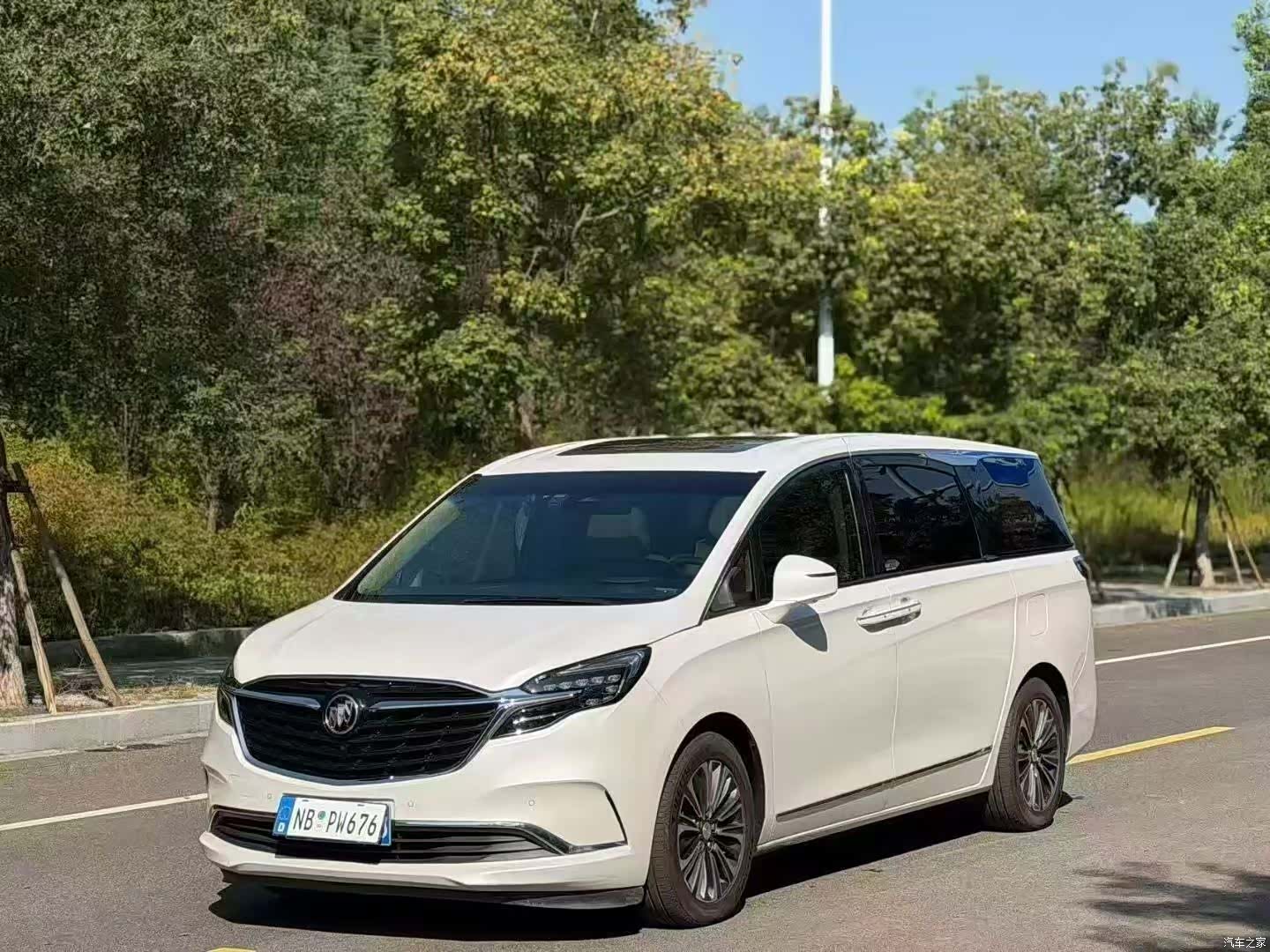 Buick GL8, 2021 1