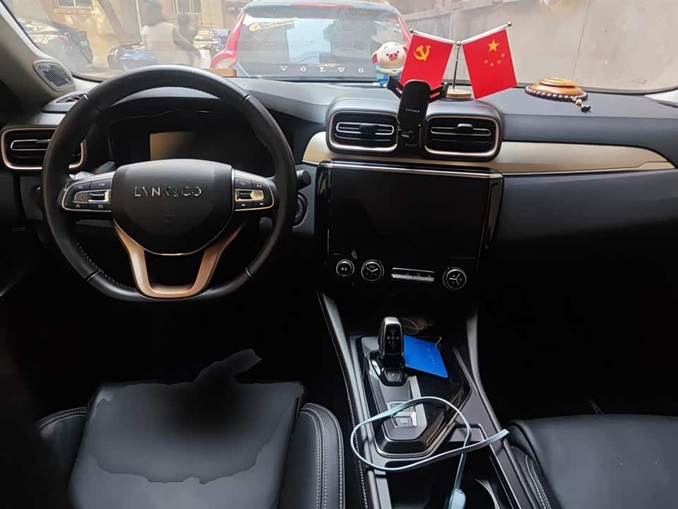 Lynk & Co 03