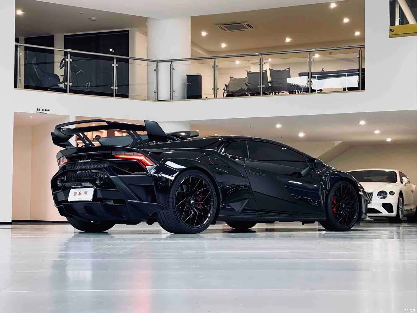 Lamborghini Huracán, 2023 12