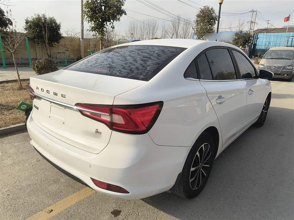 Roewe i5
