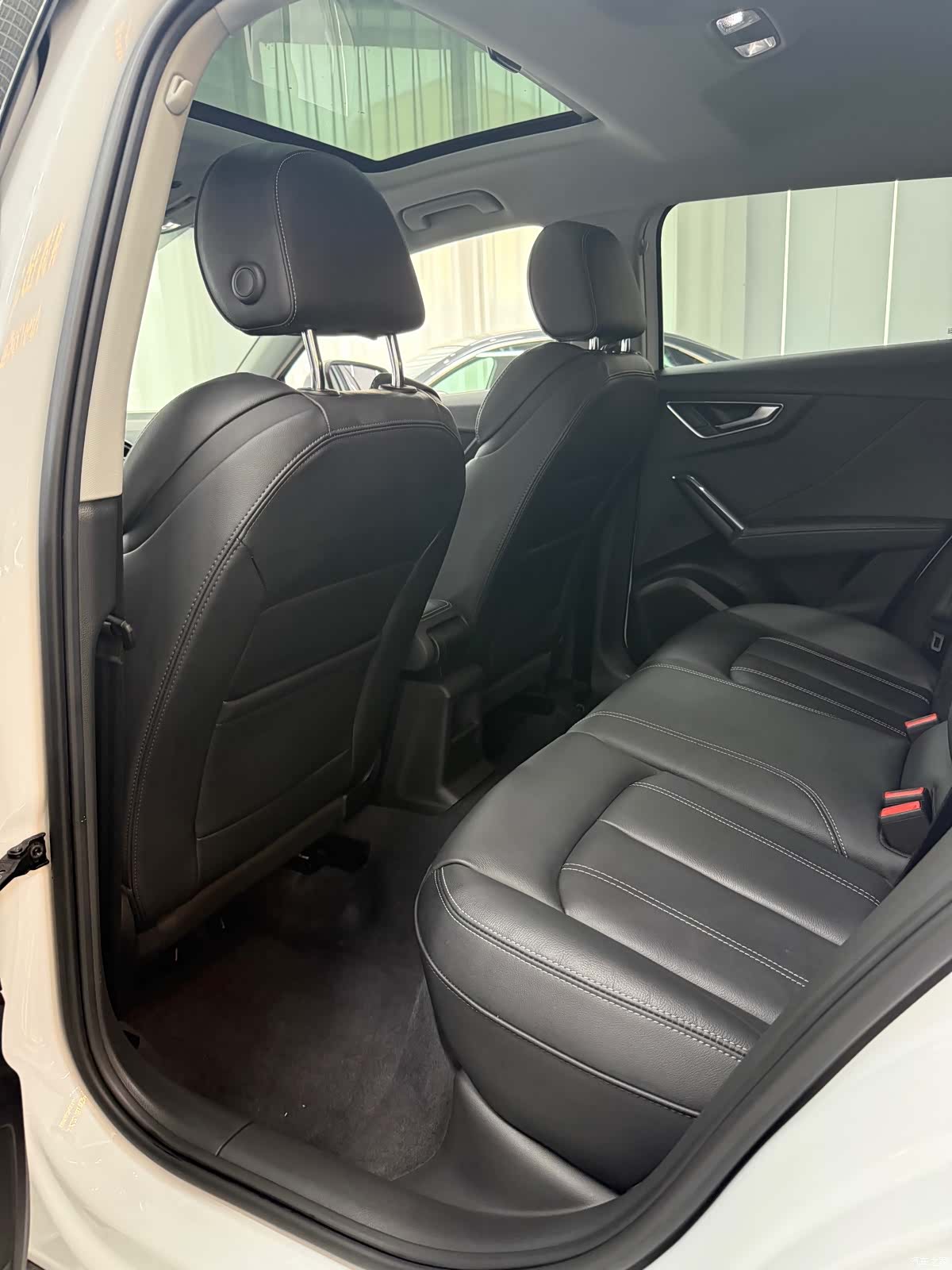 Audi Q2L, 2023 11