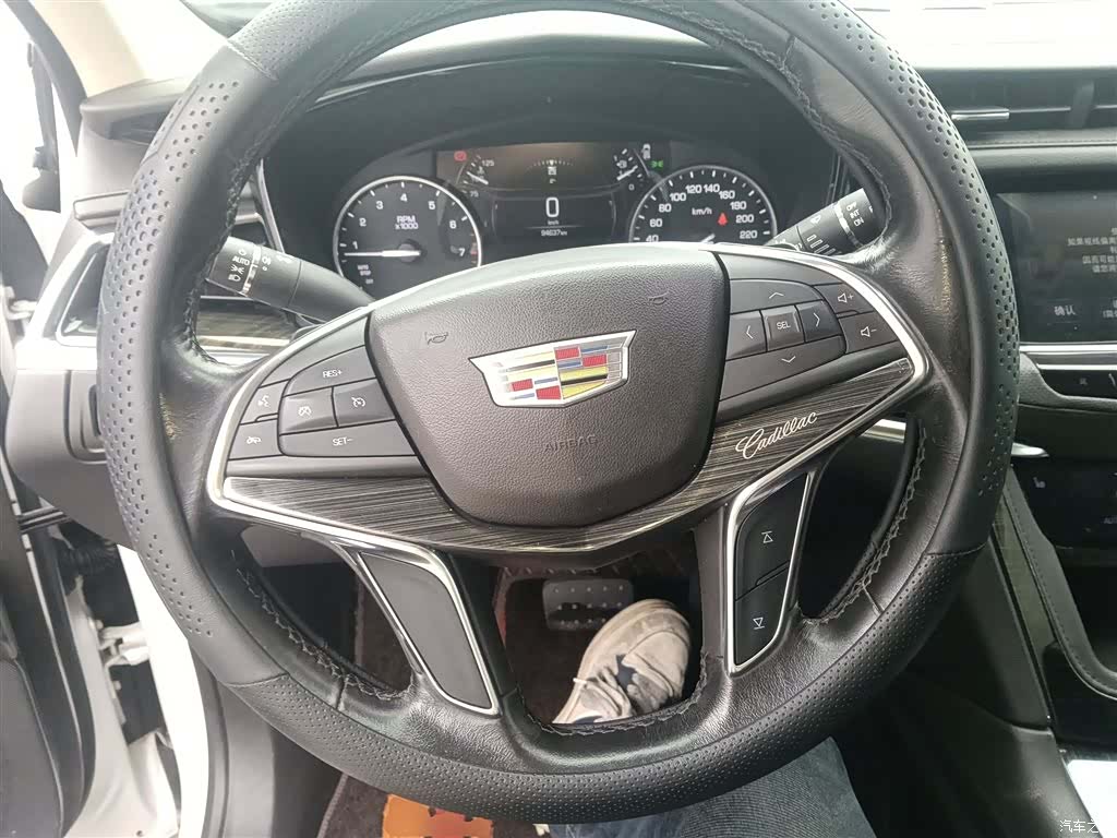 Cadillac XT5, 2017 11