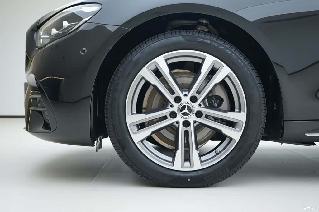 Mercedes-Benz E-Class, 2022 15