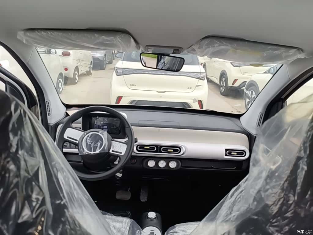 Wuling MINIEV, 2026 10