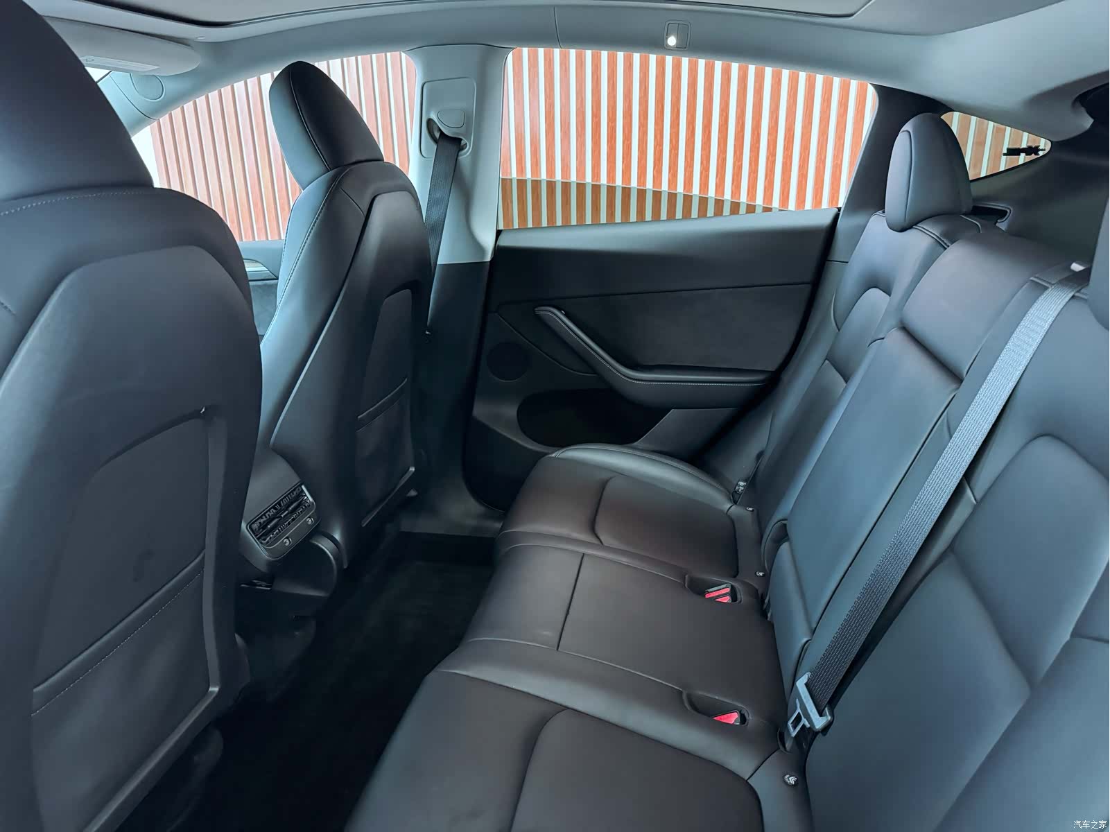Tesla Model Y, 2023 8