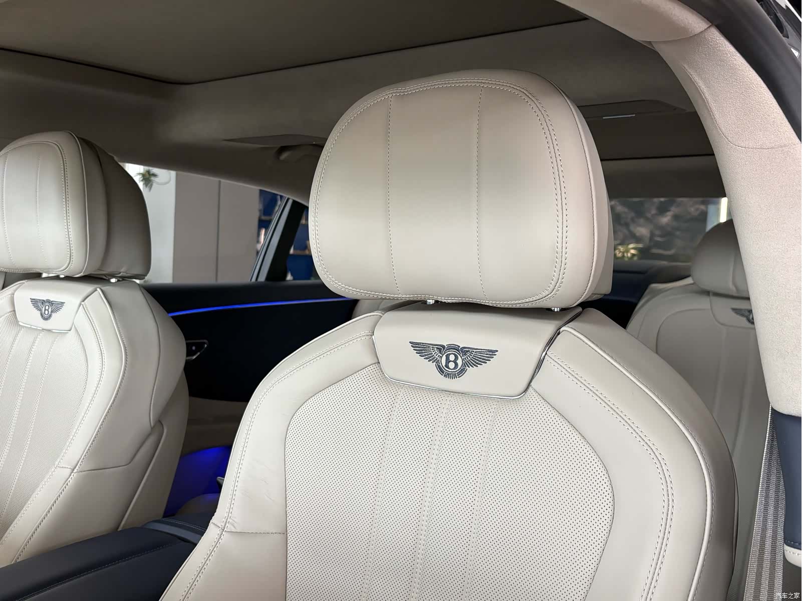 Bentley Flying Spur, 2024 28