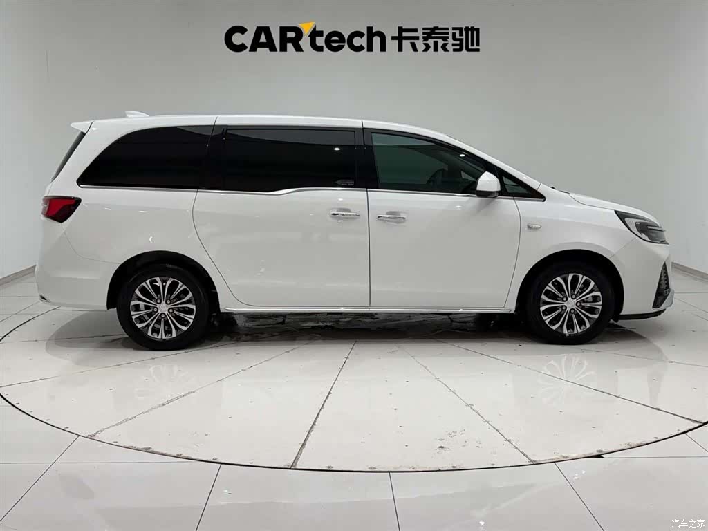 Buick GL8, 2023 12