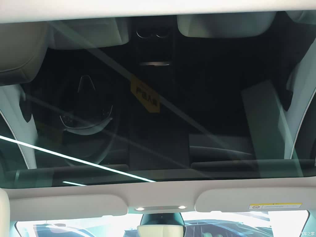 Tesla Model 3, 2025 18