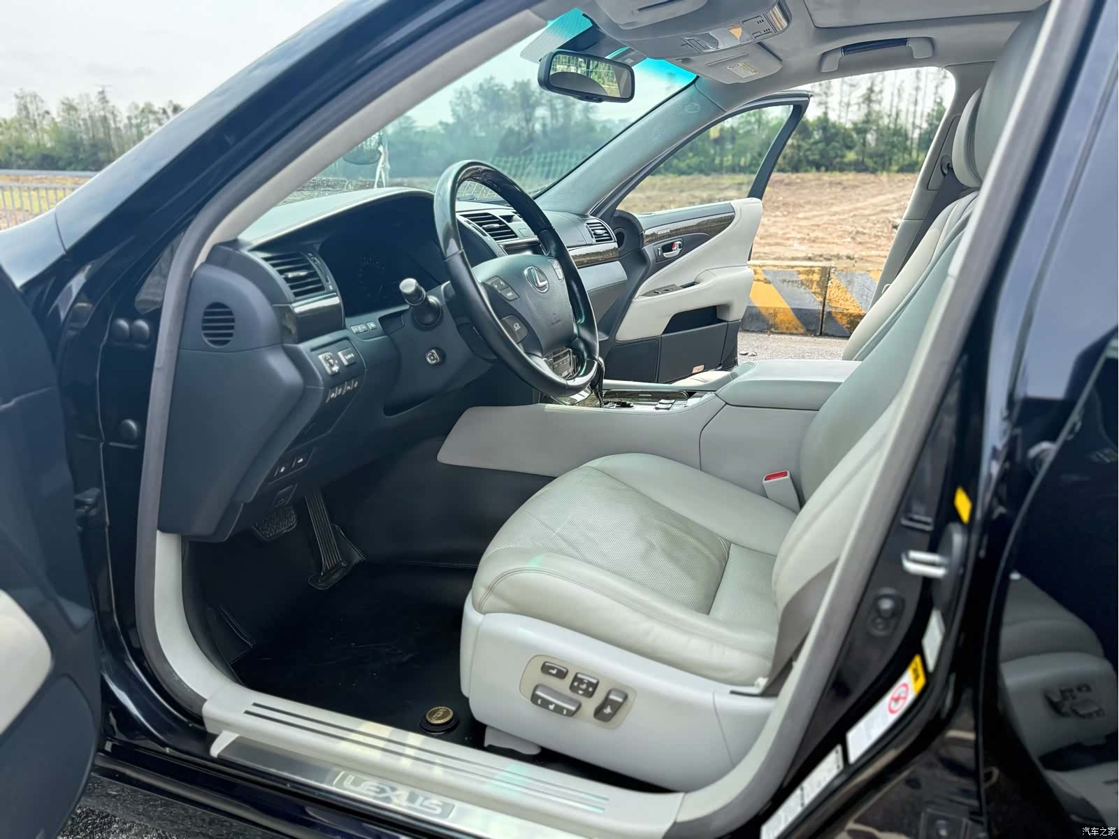 Lexus LS, 2009 6