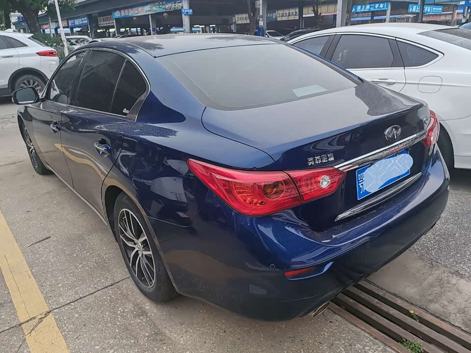 Infiniti Q50L