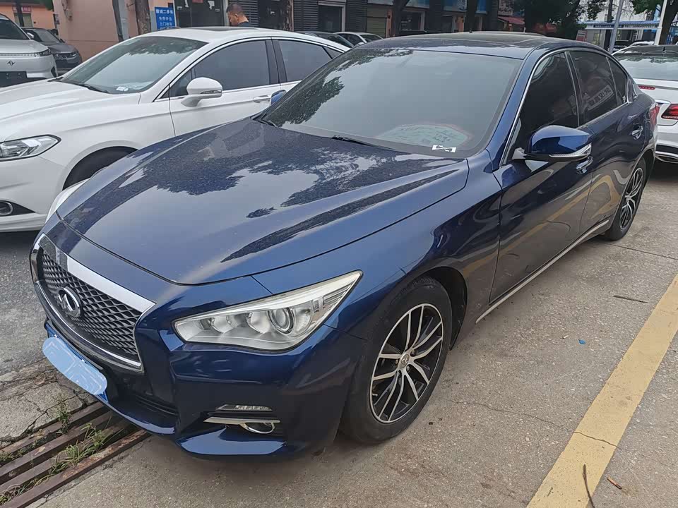 Infiniti Q50L
