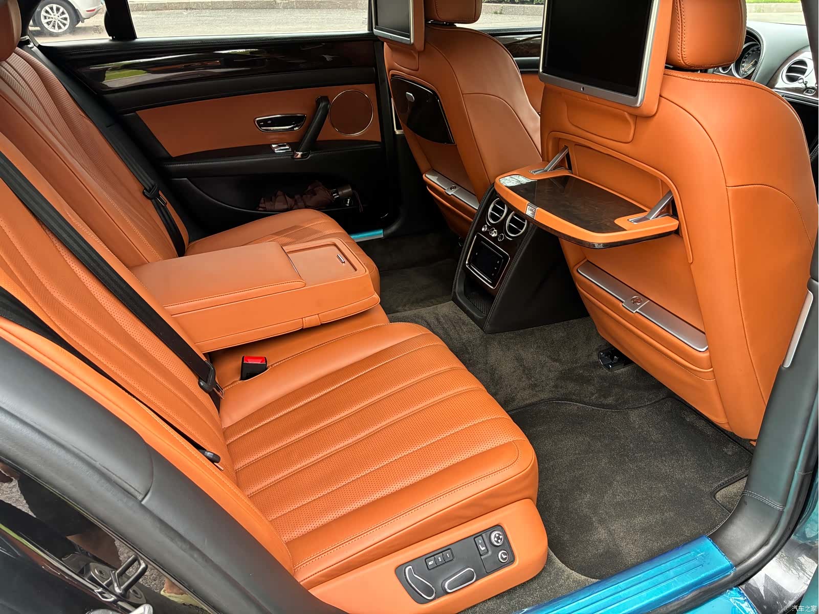 Bentley Flying Spur, 2013 12