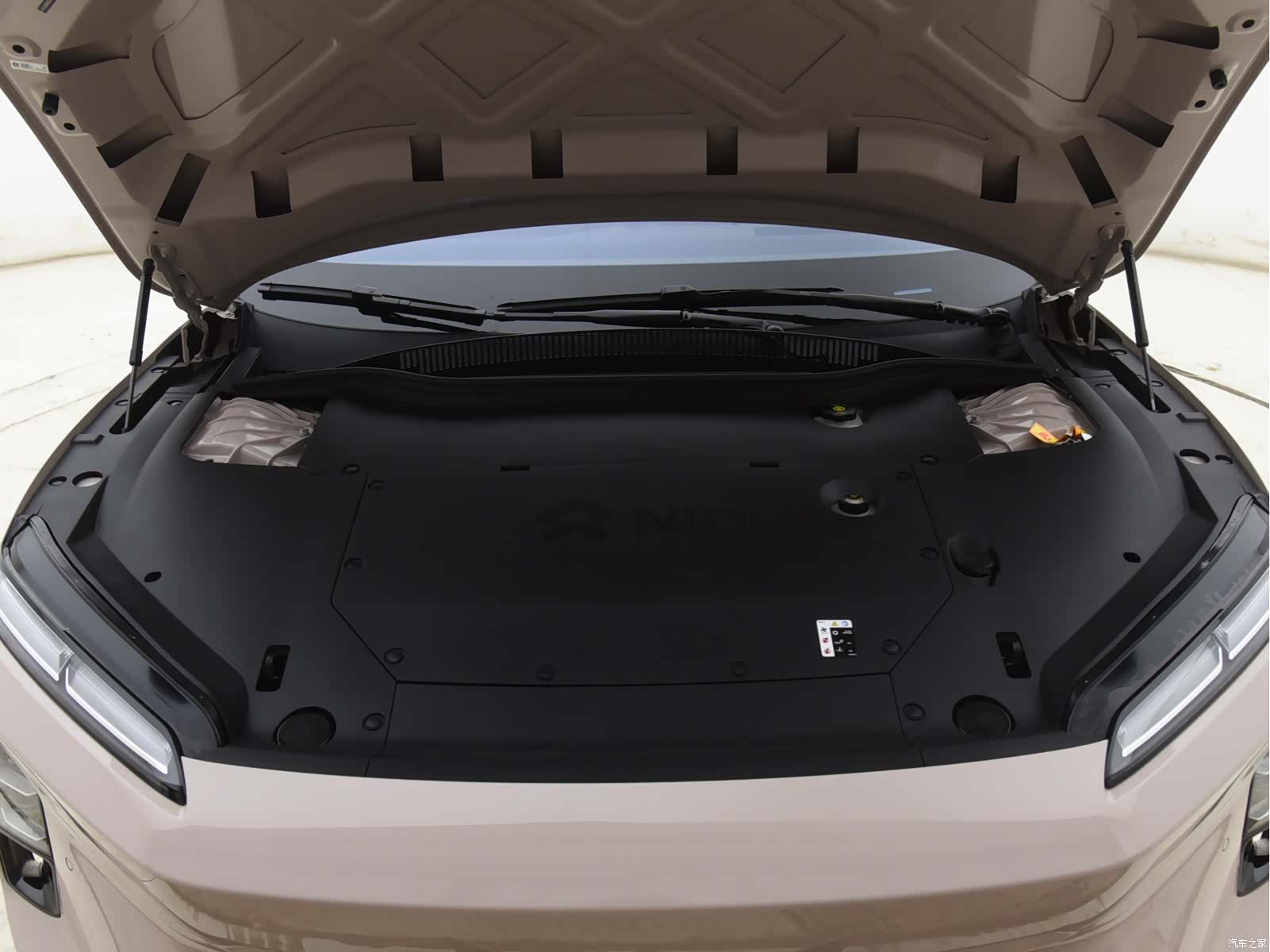 NIO ET5, 2026 12
