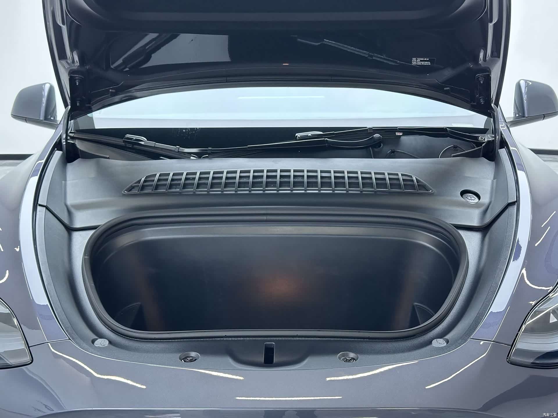Tesla Model Y, 2023 9