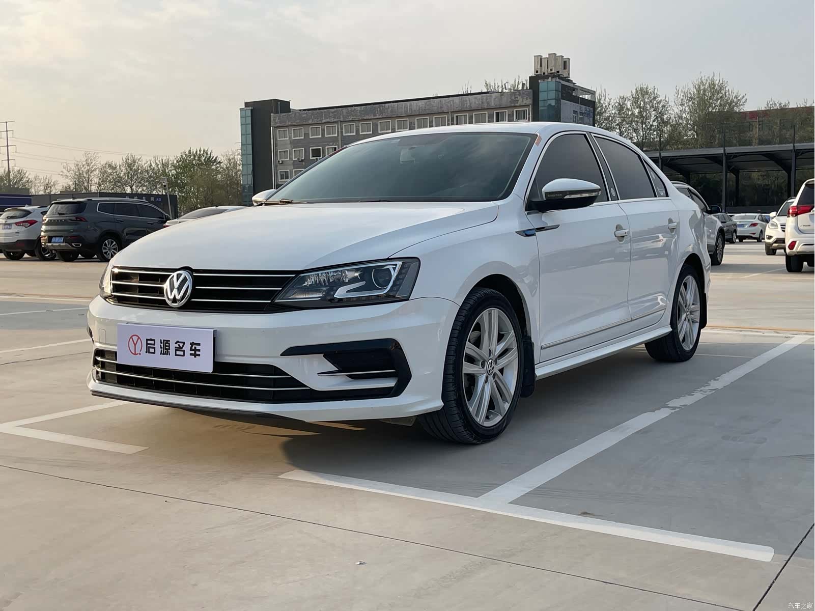 Volkswagen Sagitar