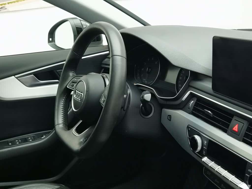 Audi A4L, 2019 22