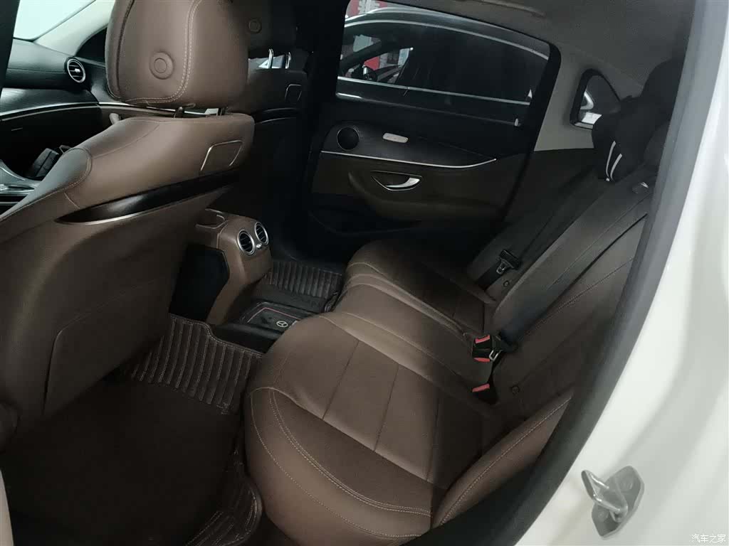 Mercedes-Benz E-Class, 2019 17