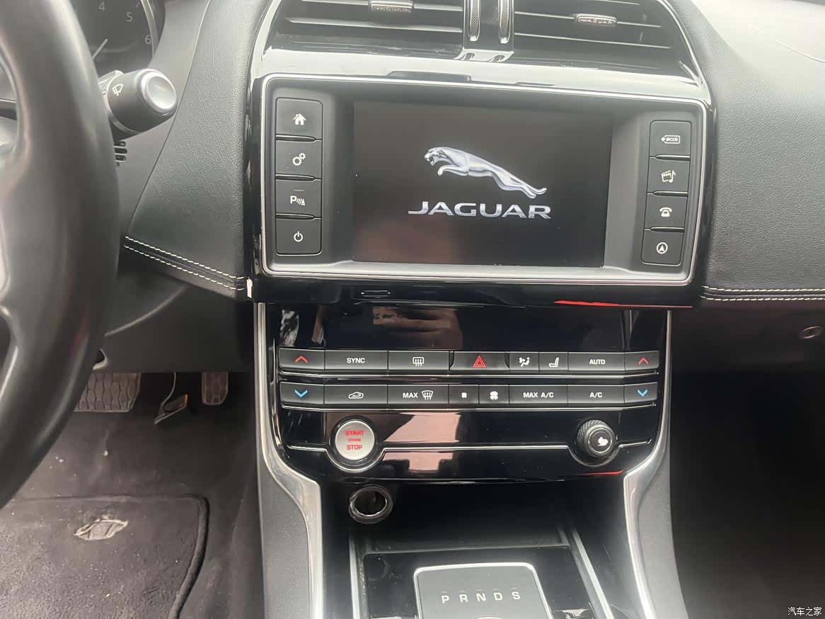 Jaguar XE, 2017 6