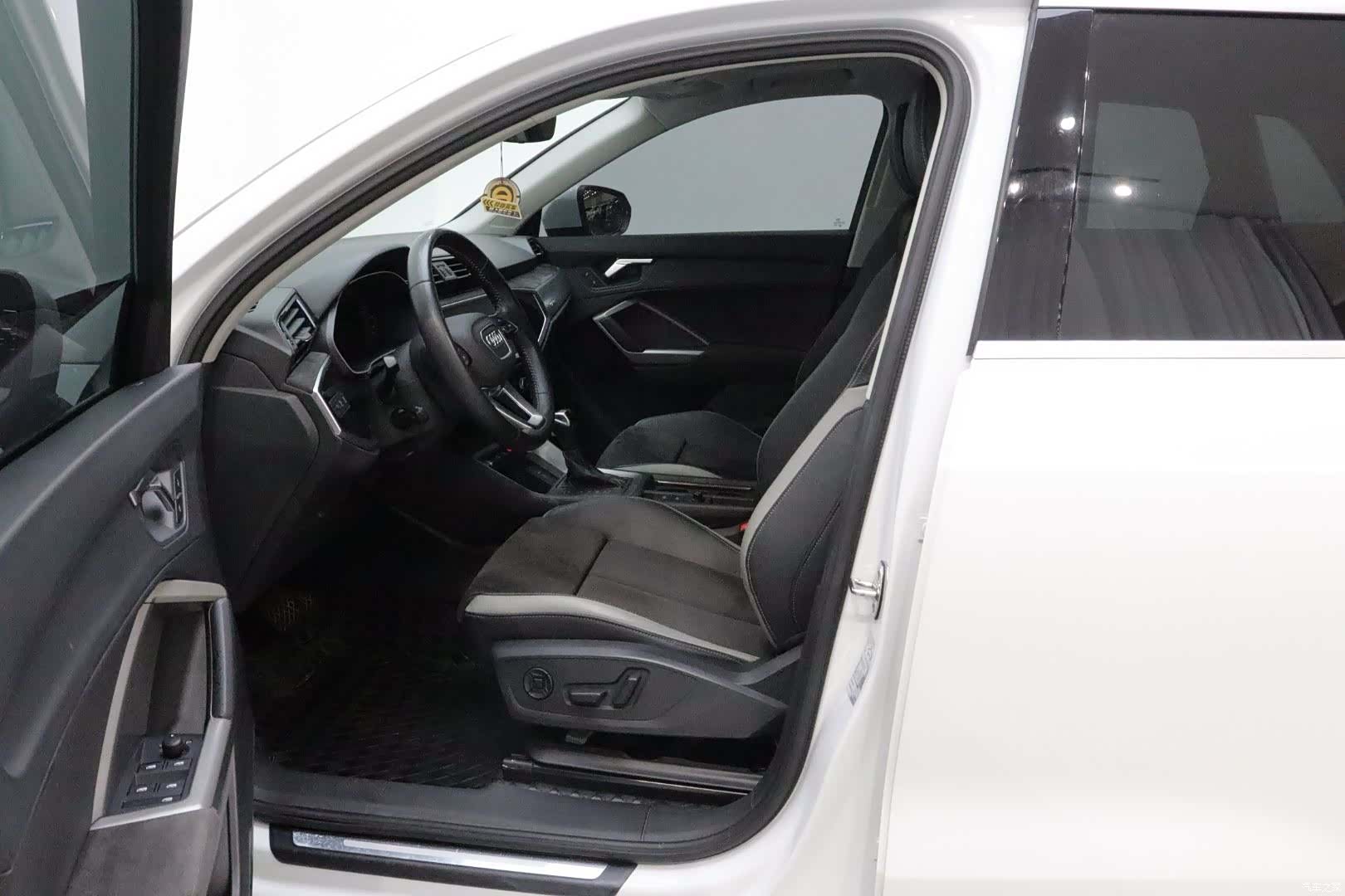 Audi Q3, 2021 11