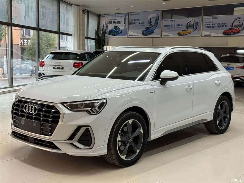 Audi Q3, 2023 1