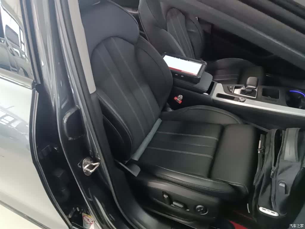 Audi A4L, 2023 25